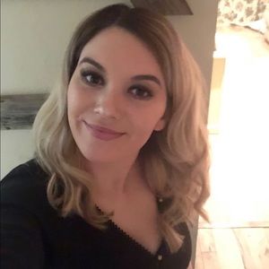 Meet your Posher, Mia